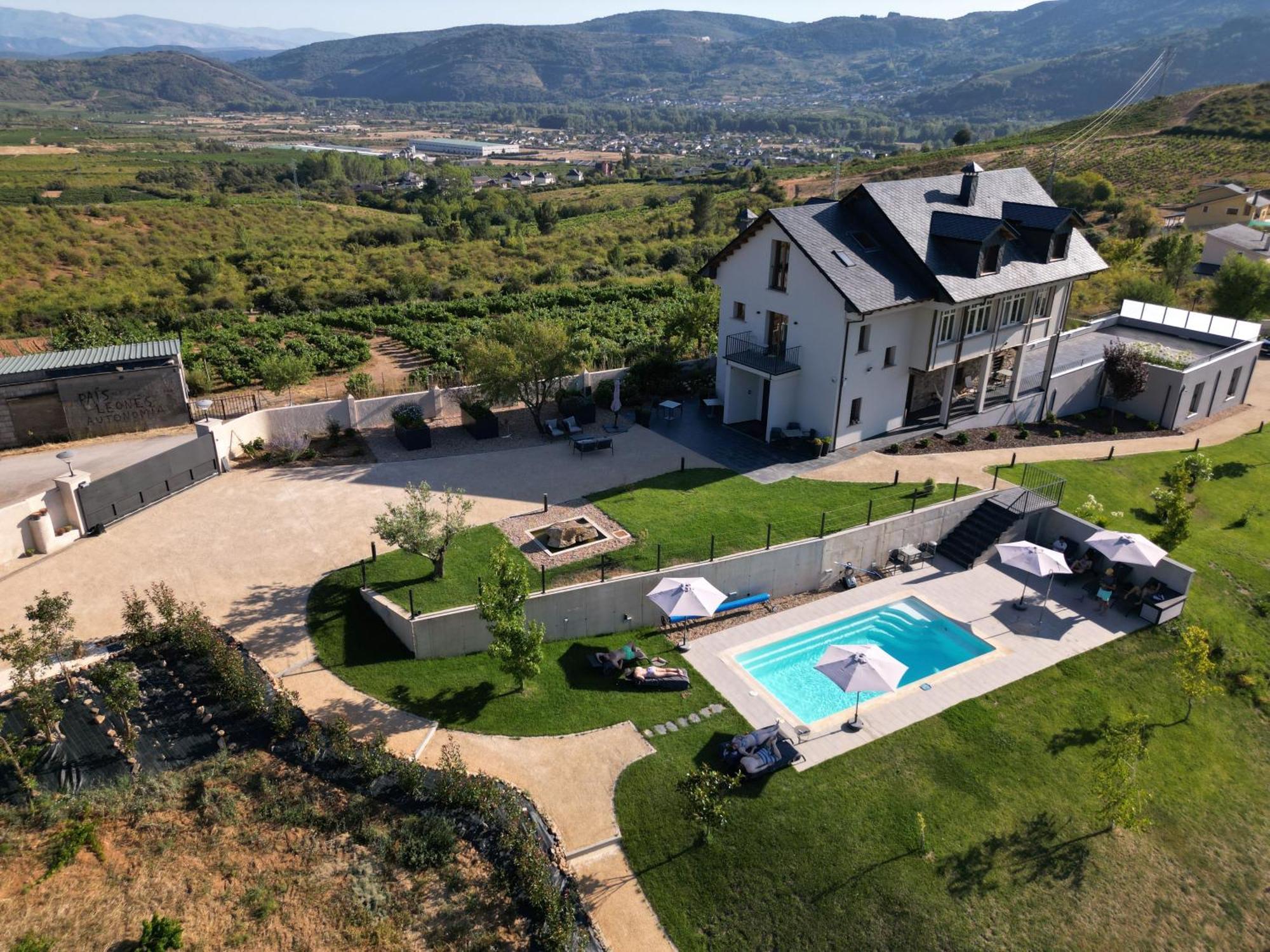 Hotel Boutique Finca esencial Villafranca Del Bierzo Exterior foto
